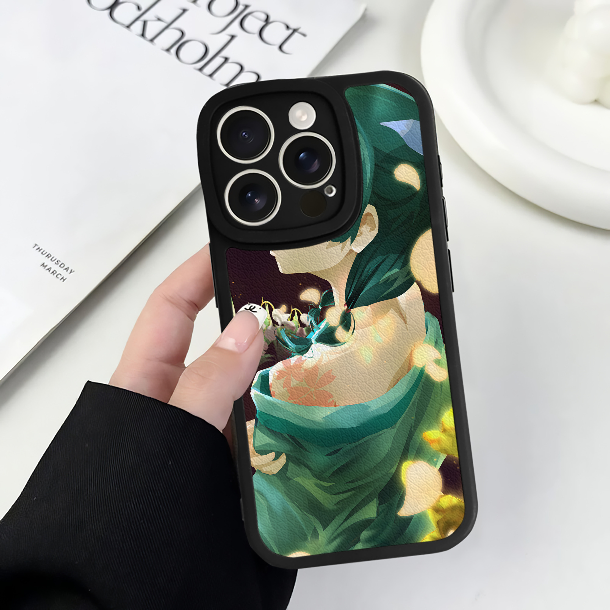 （画像用） 薬屋のひとりごと The Apothecary Diaries 【iPhone 16シリーズ対応】シリコンスマホケース（レザー調） 材質：シリコン